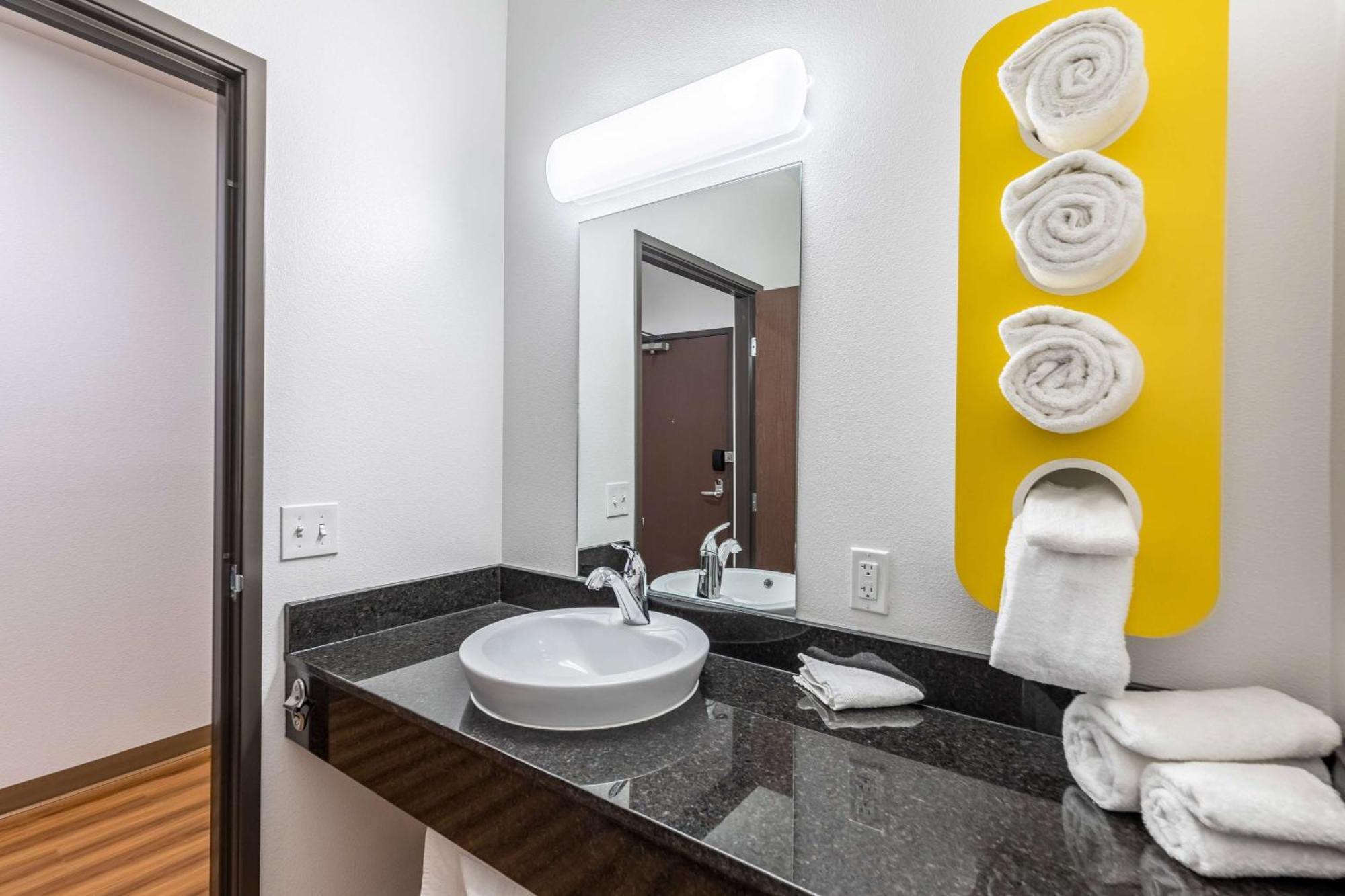 2 QUEEN BEDS | MINI FRIDGE | NON-SMOKING |