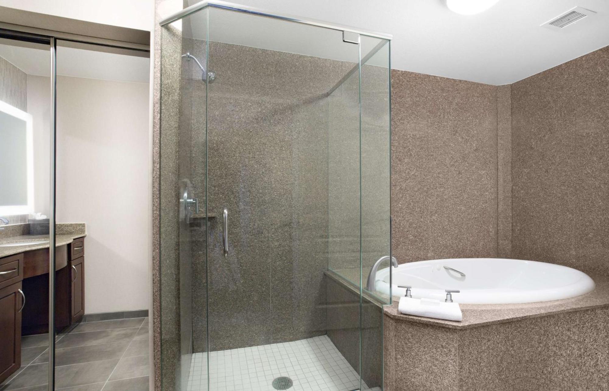 Non-Smoking Two Bedroom Whirlpool Suite