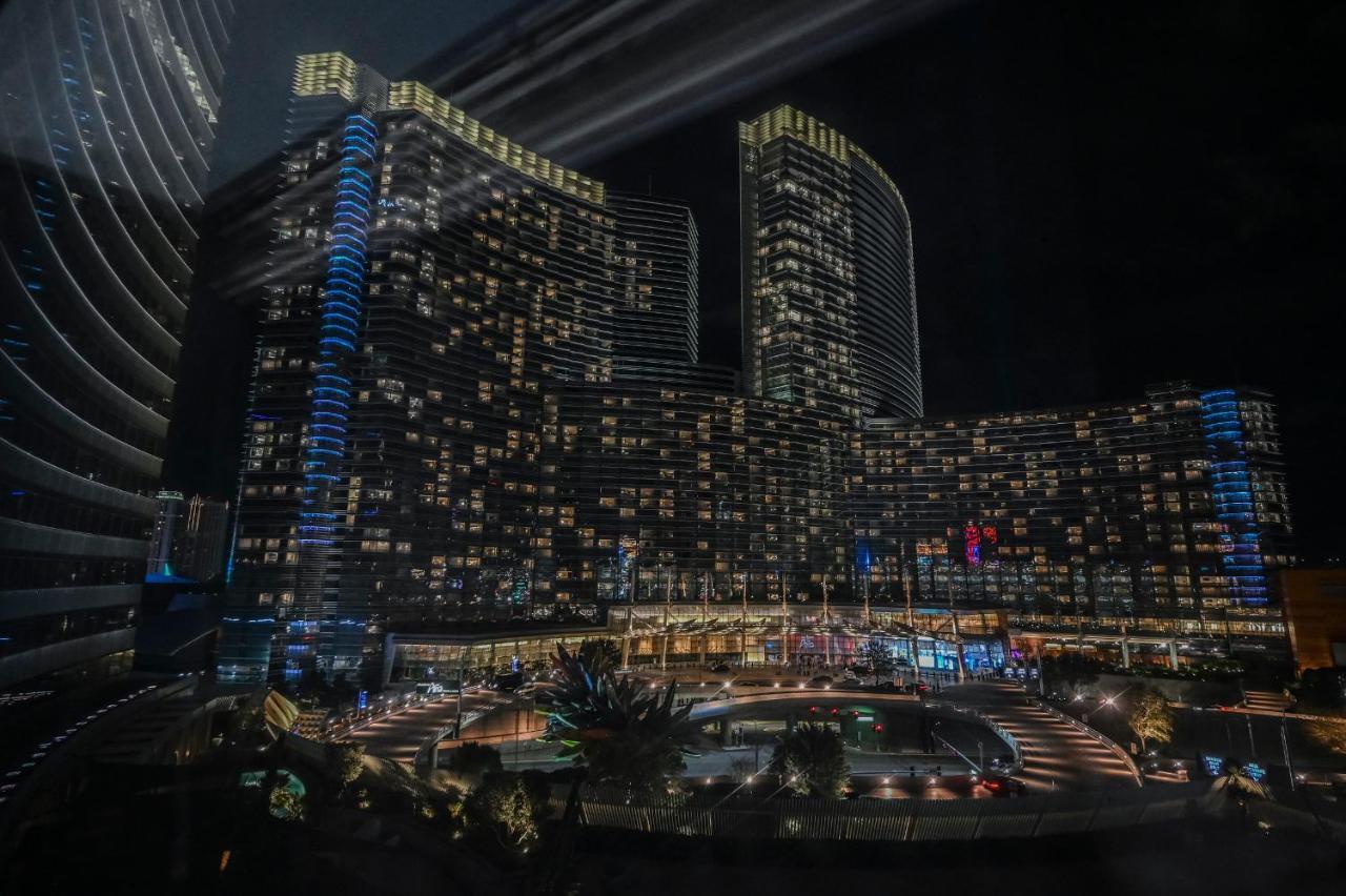 One Bedroom City Center View
