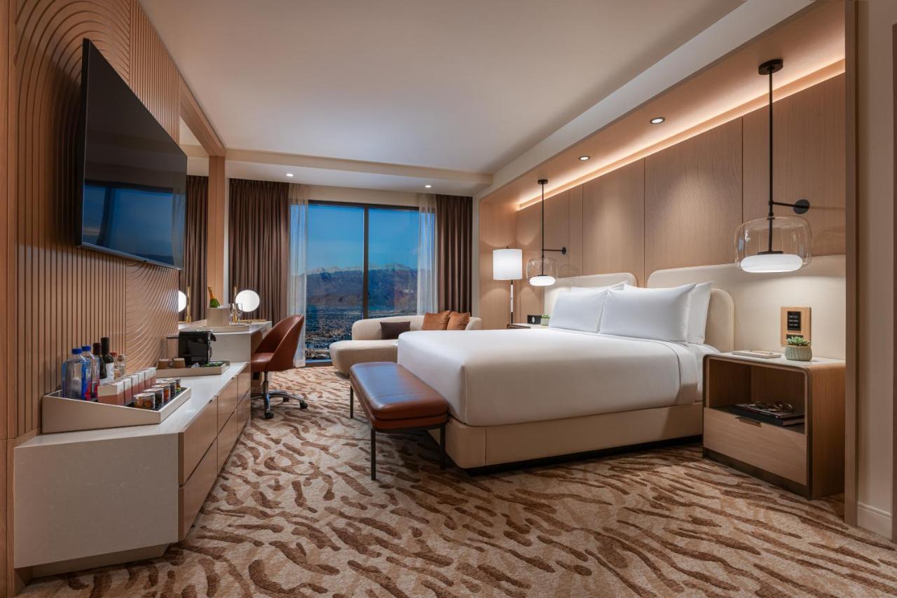 Resort King Mountain View