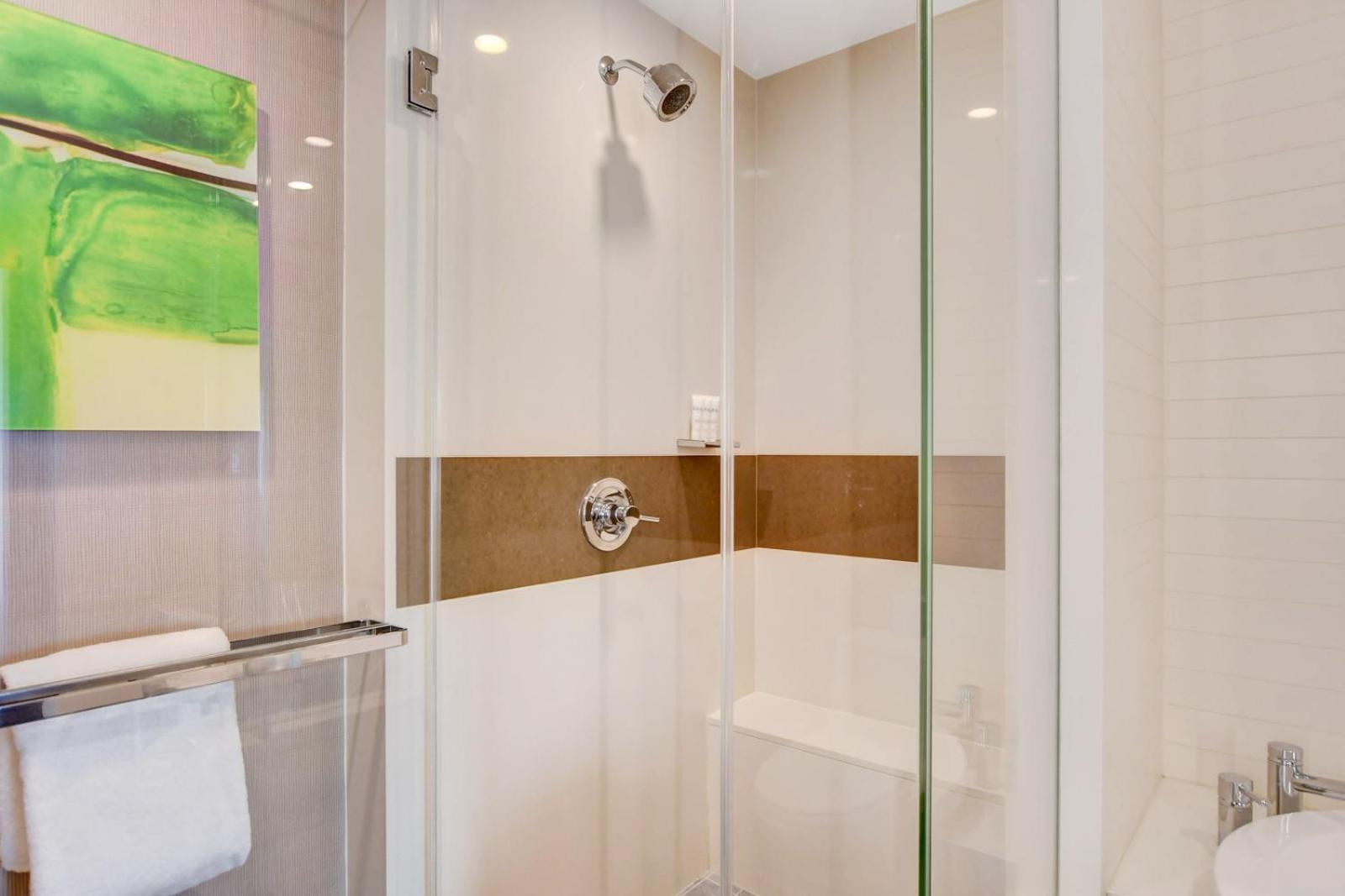 Superior King Suite