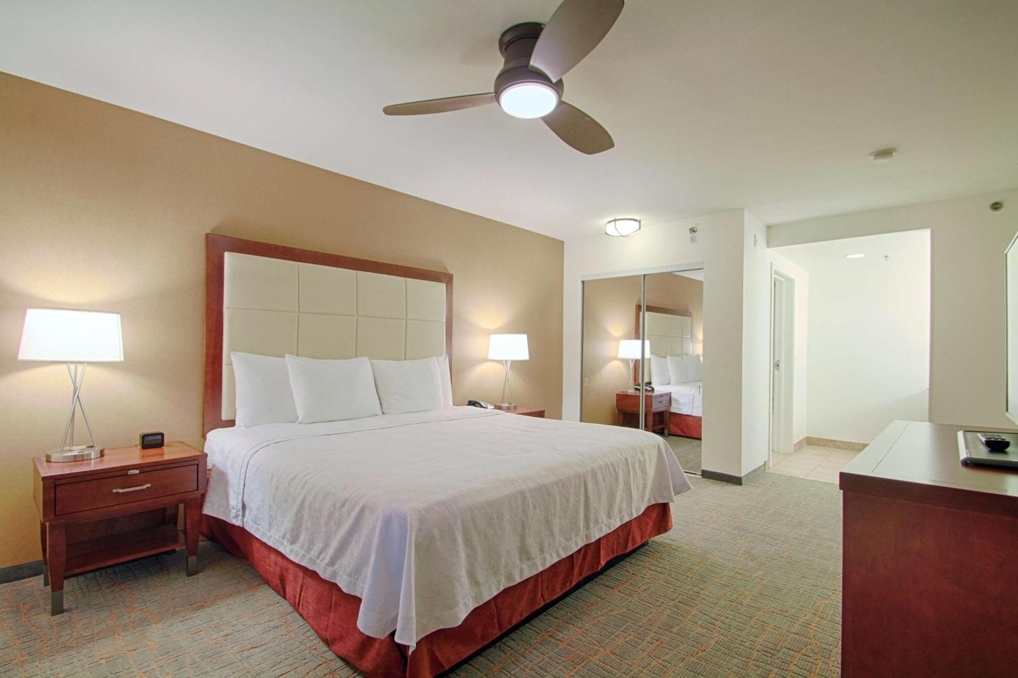 One-Bedroom King Suite Non-Smoking