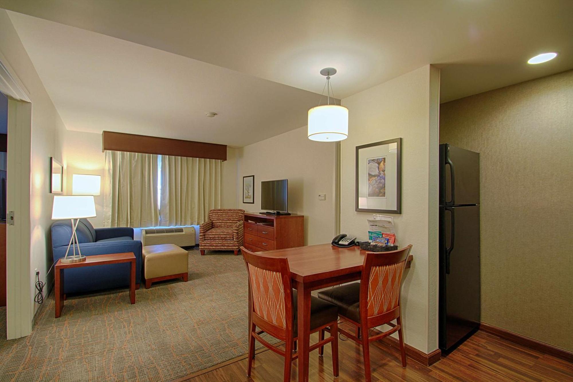 Two Bedroom Suite One King Two Queen Beds Non-Smoking