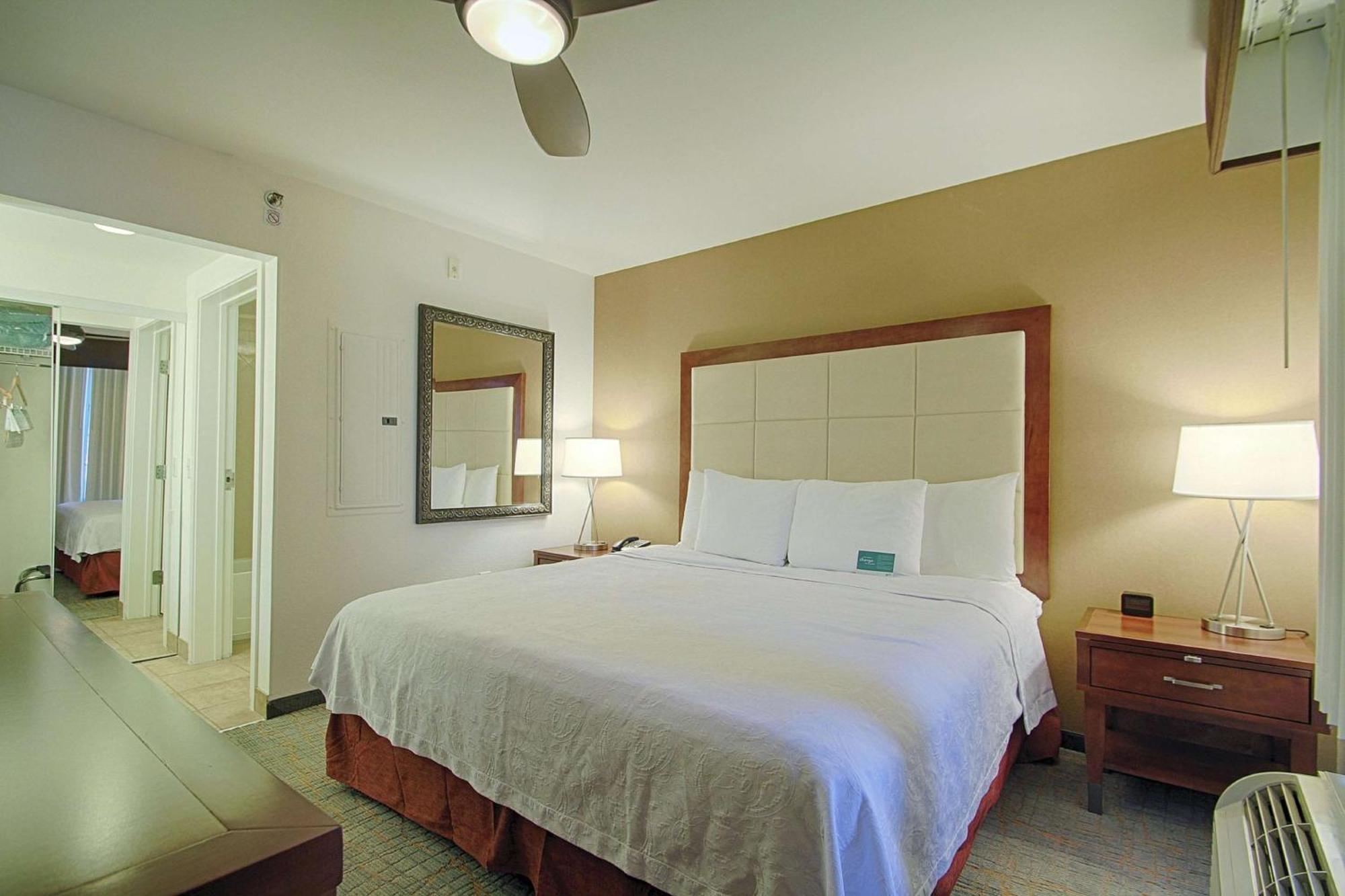 One-Bedroom King Suite Non-Smoking