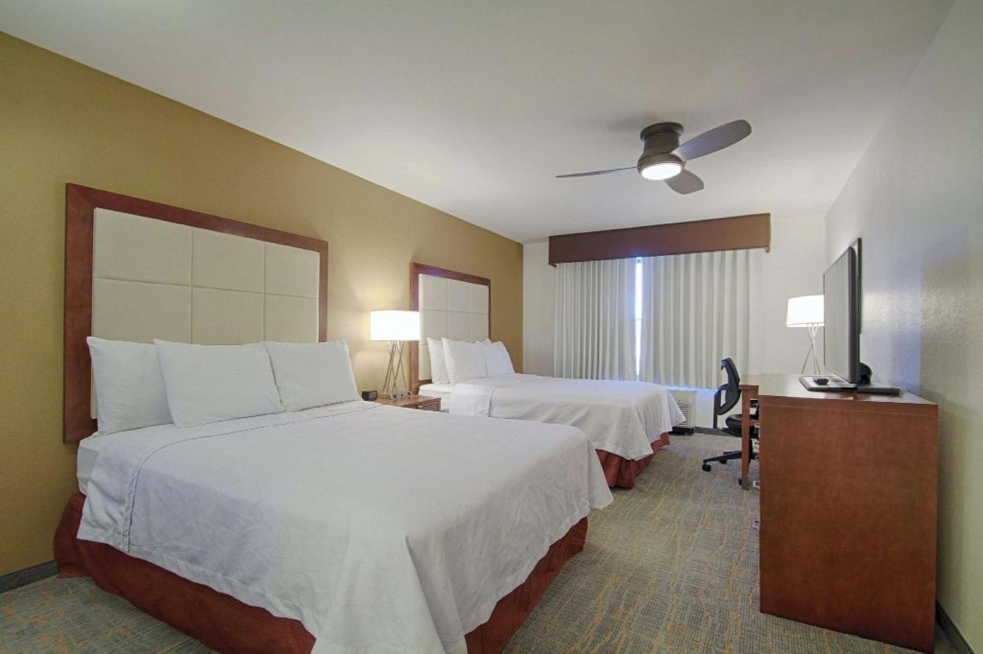 One-Bedroom Queen Suite Two Queen Beds Non-Smoking