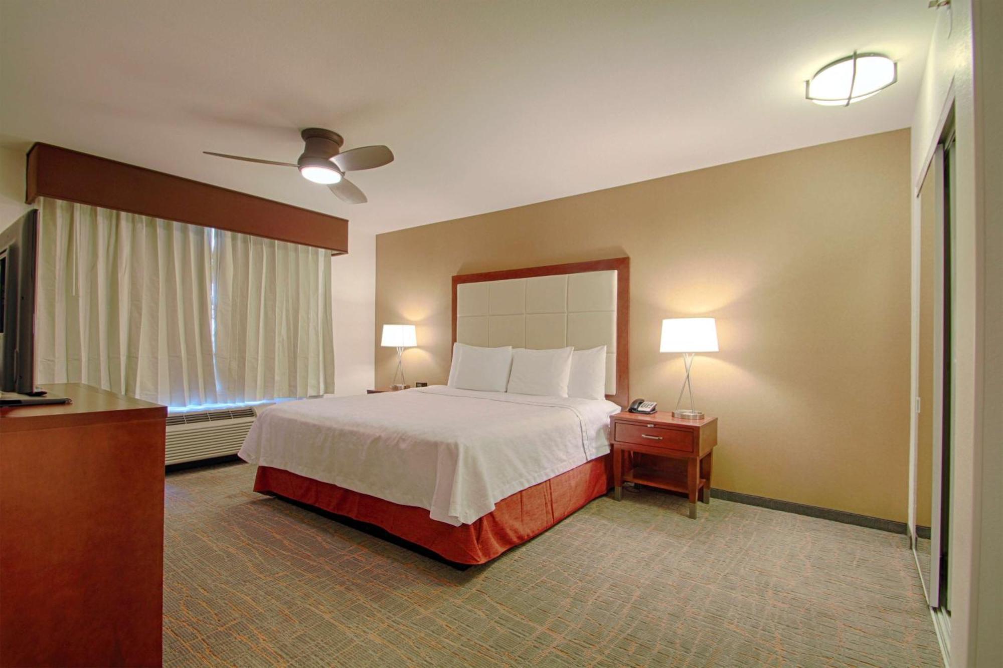 One-Bedroom King Suite Non-Smoking