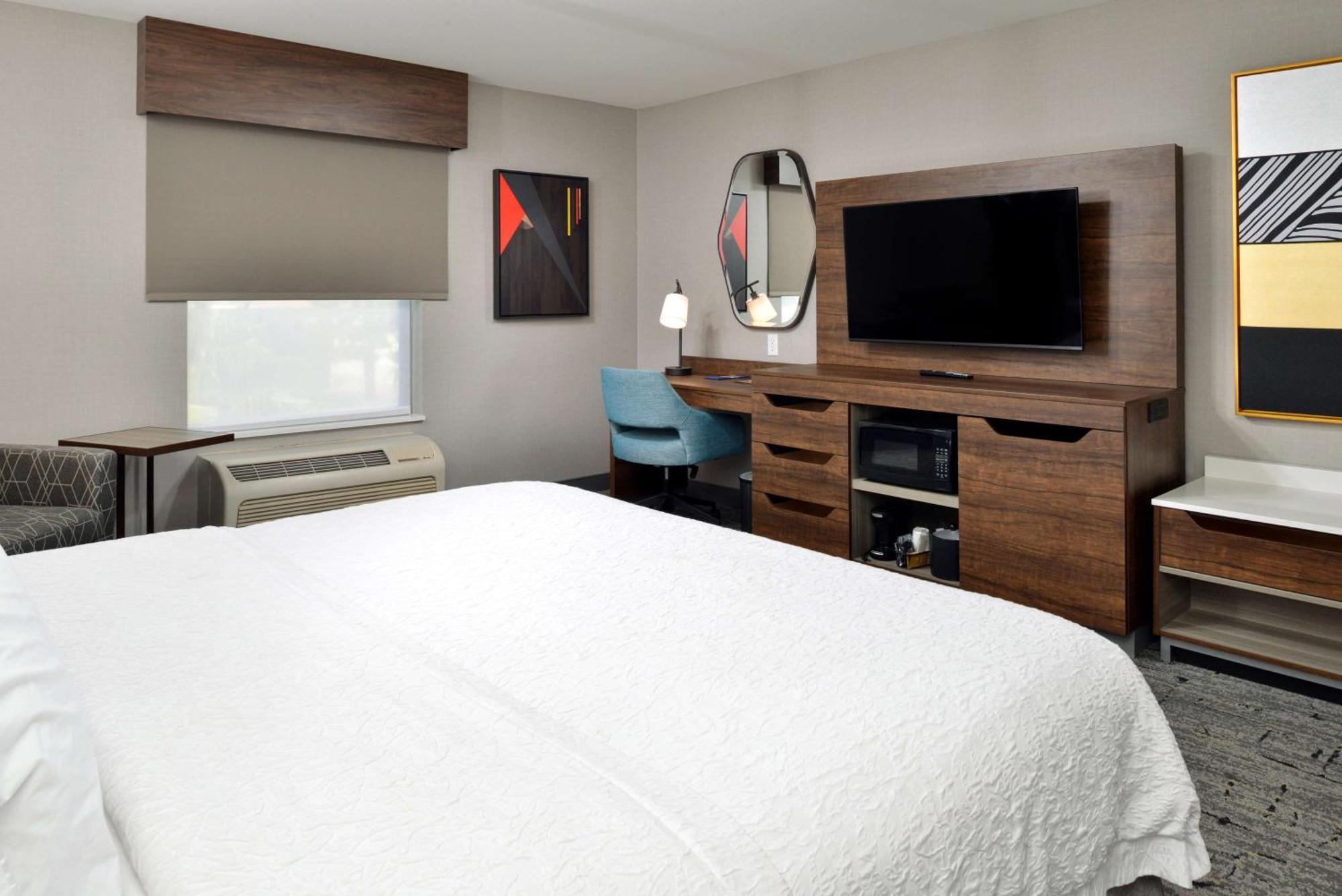 King Room with Accessible Tub - Mobility and Hearing Access/Non-Smoking,1434375286:JPEG