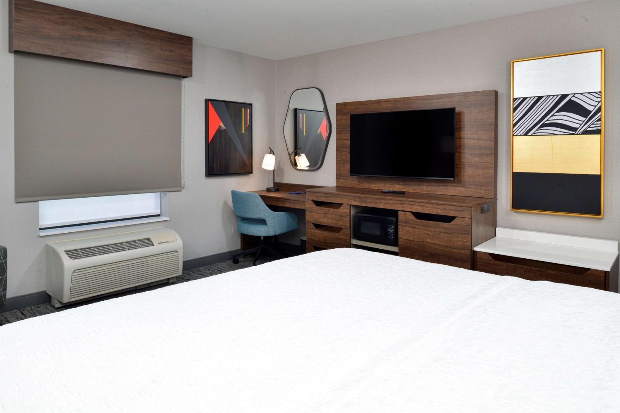 King Room with King Bed - Non-Smoking,1434375211:JPEG