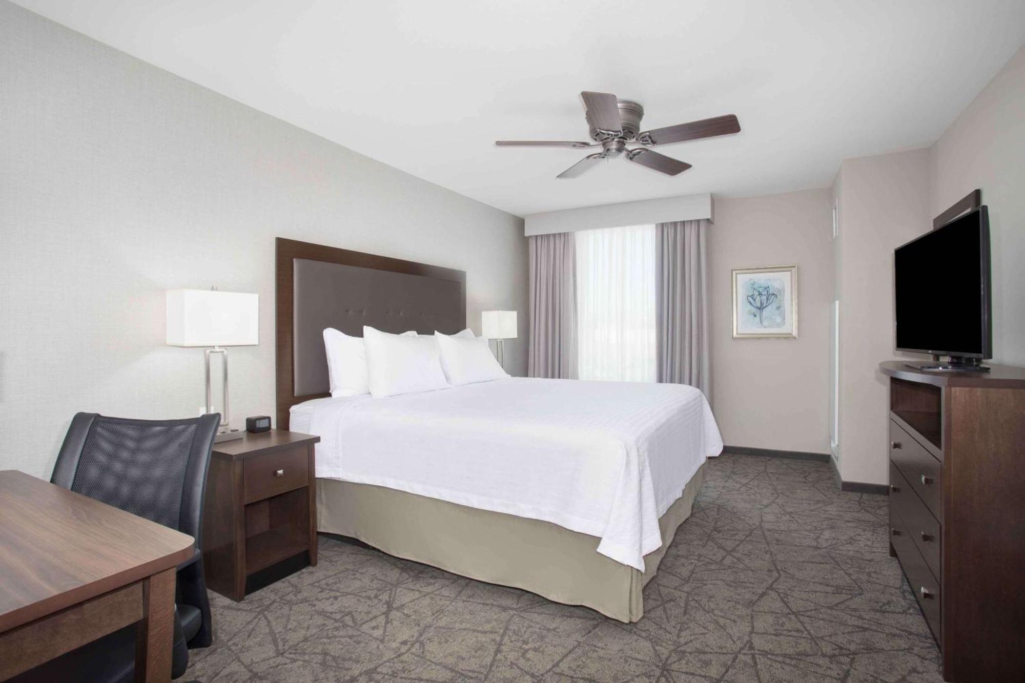 One-Bedroom King Suite Non-Smoking
