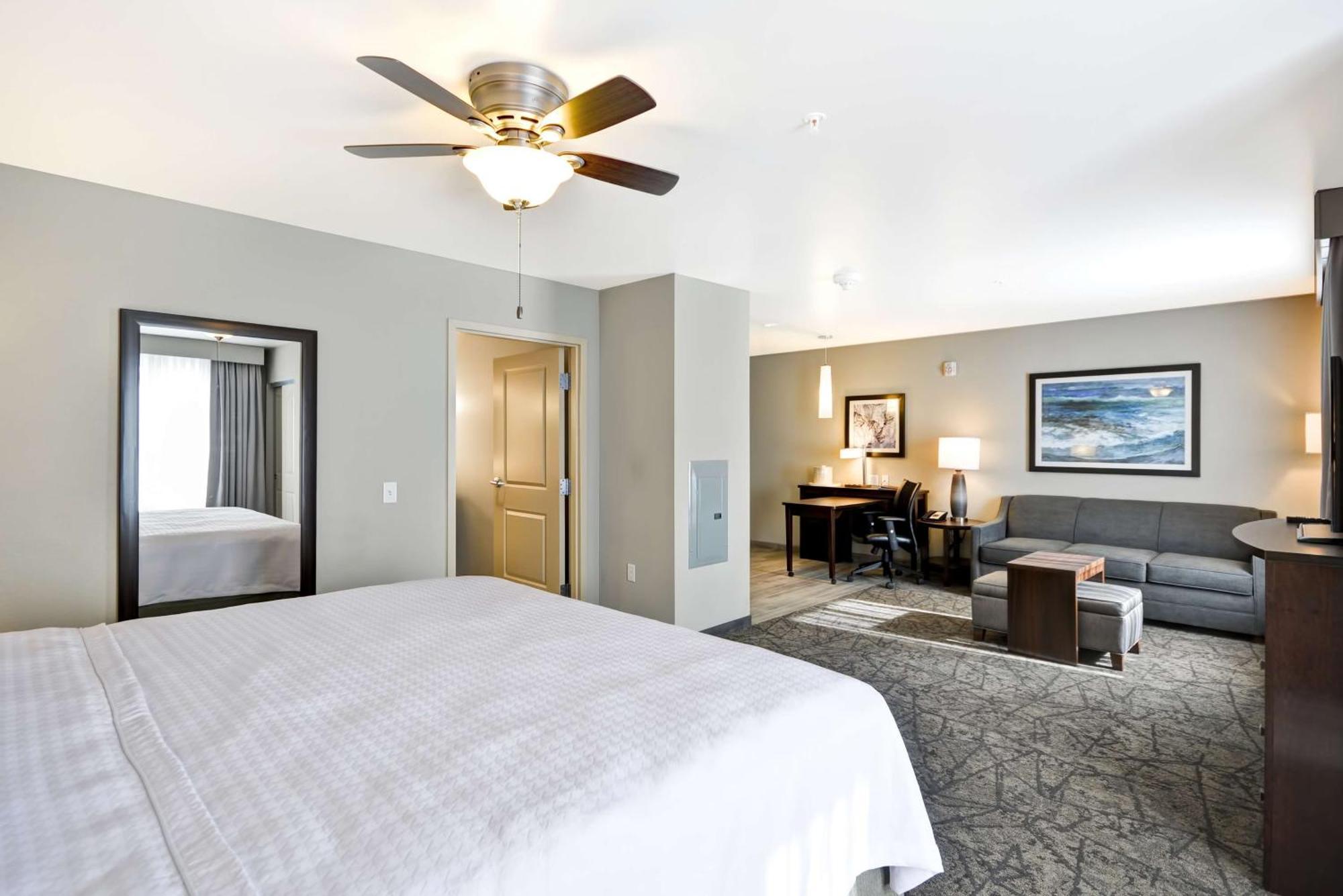 King Studio Suite Mobility Access or Non-Smoking