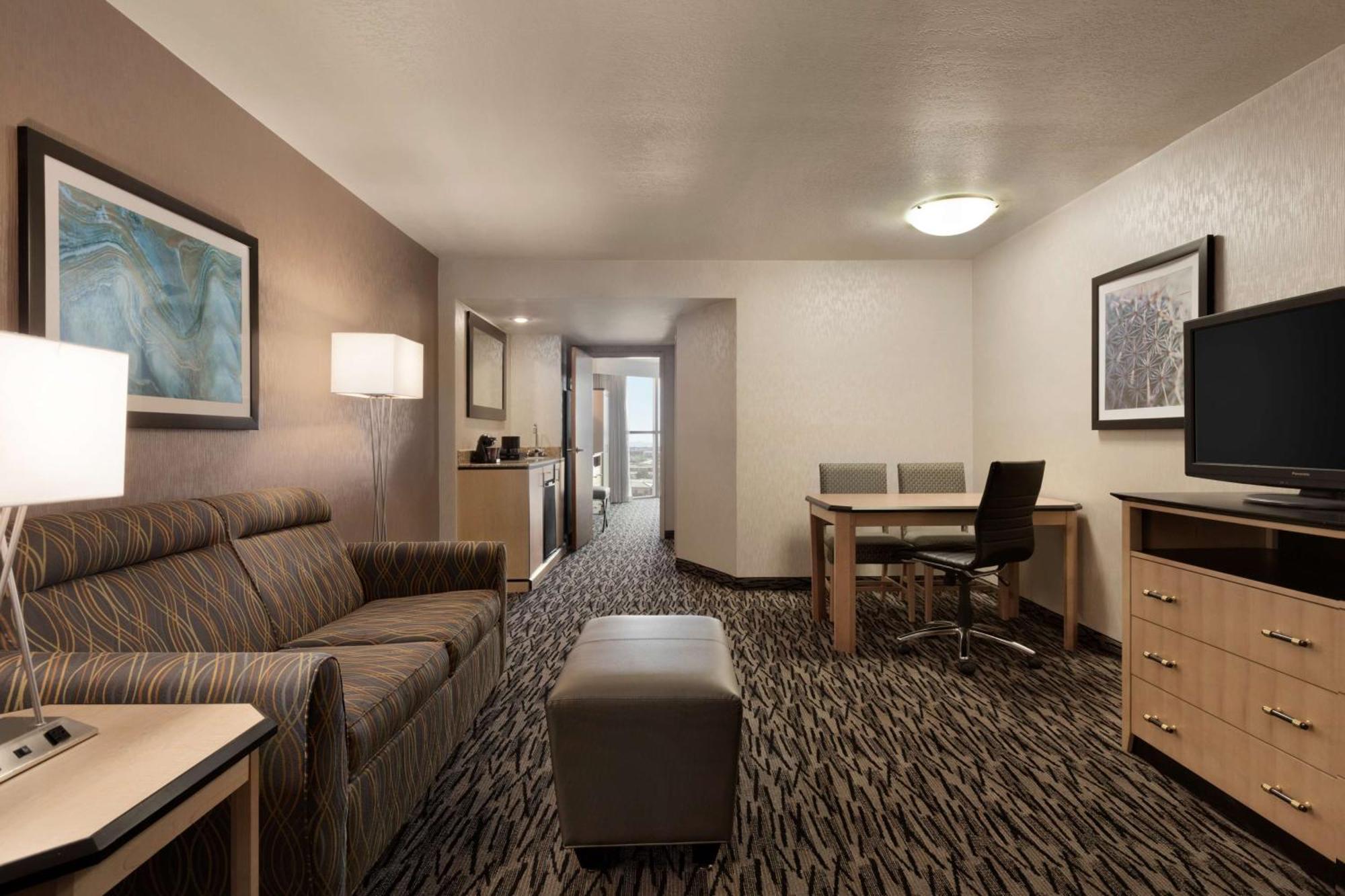 Two-Room King Suite Balcony,1551970354:JPEG