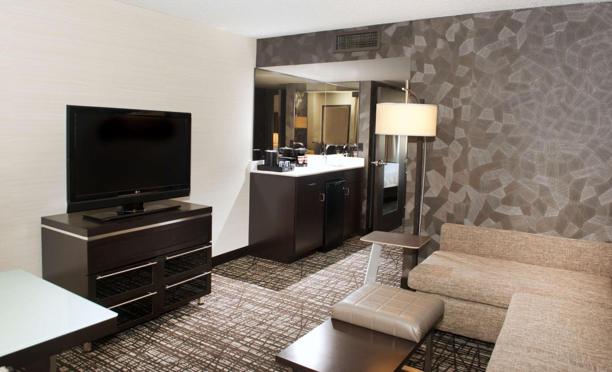 Suite Two Double Beds Non-Smoking