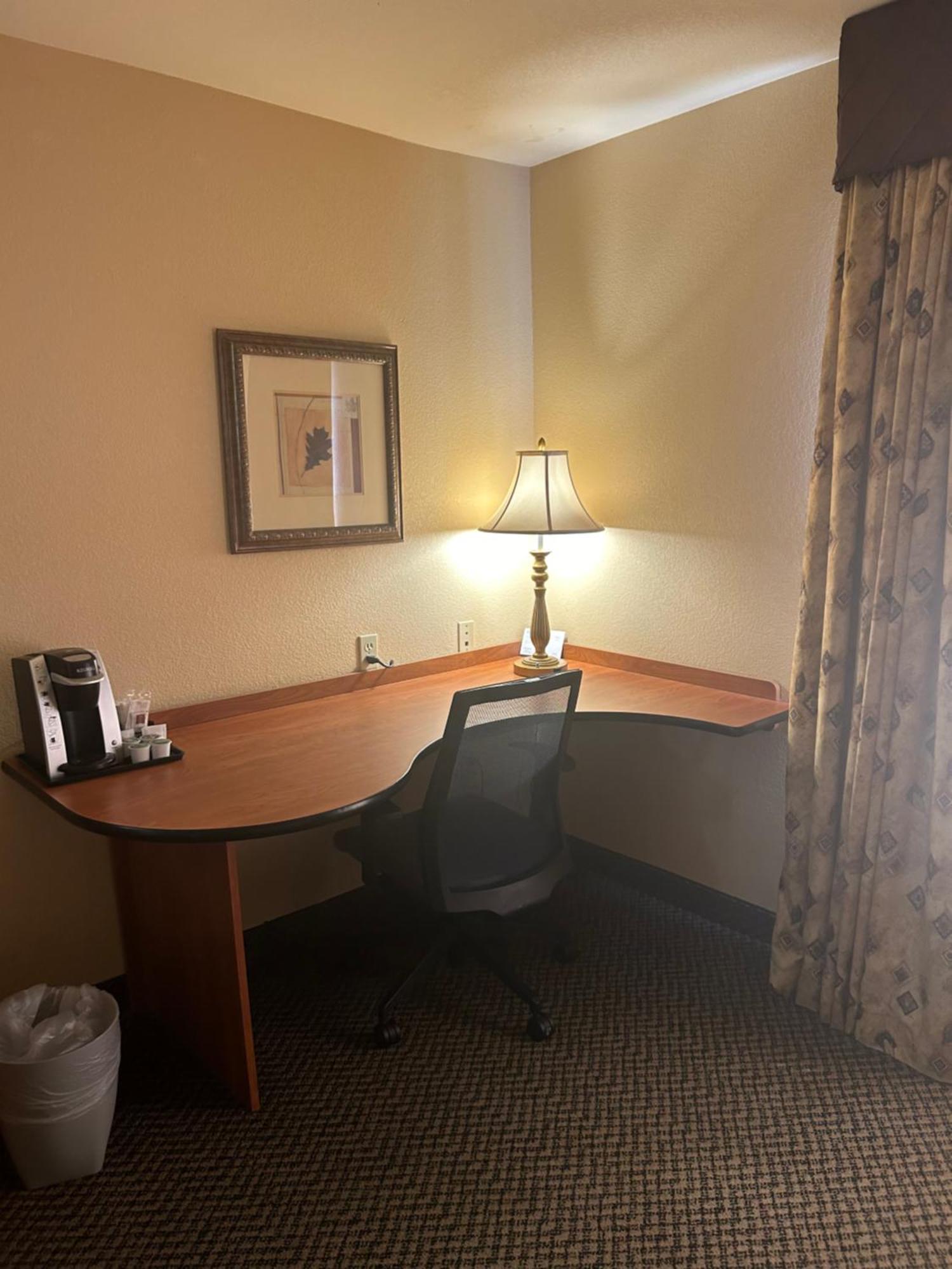 Queen Room Two Queen Beds Mobility Access Tub or Non-Smoking