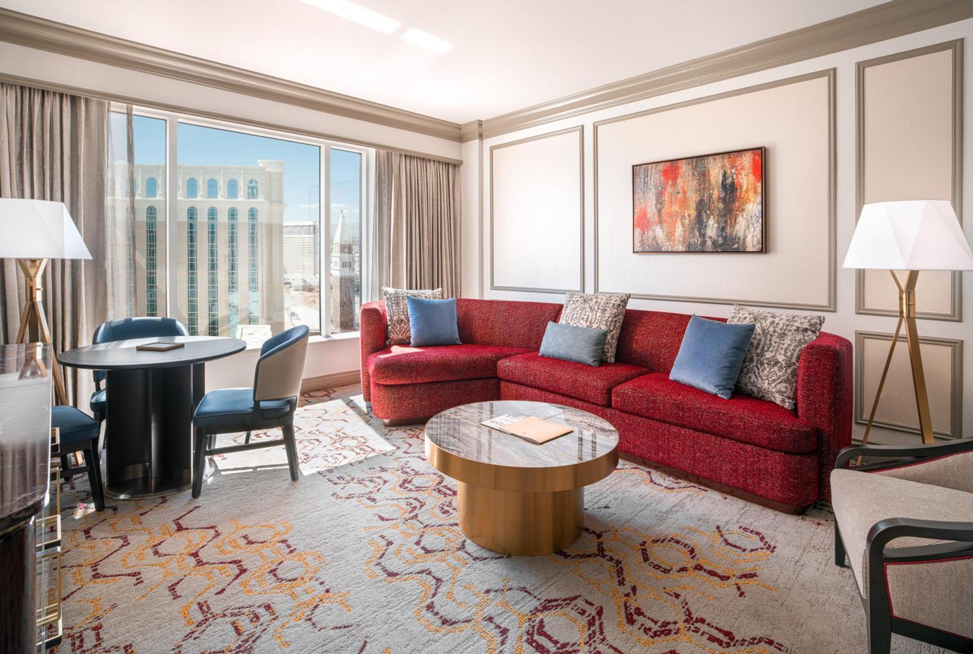 Newly Remodeled Luxury Two Queen City View Suite,1622015259:JPEG