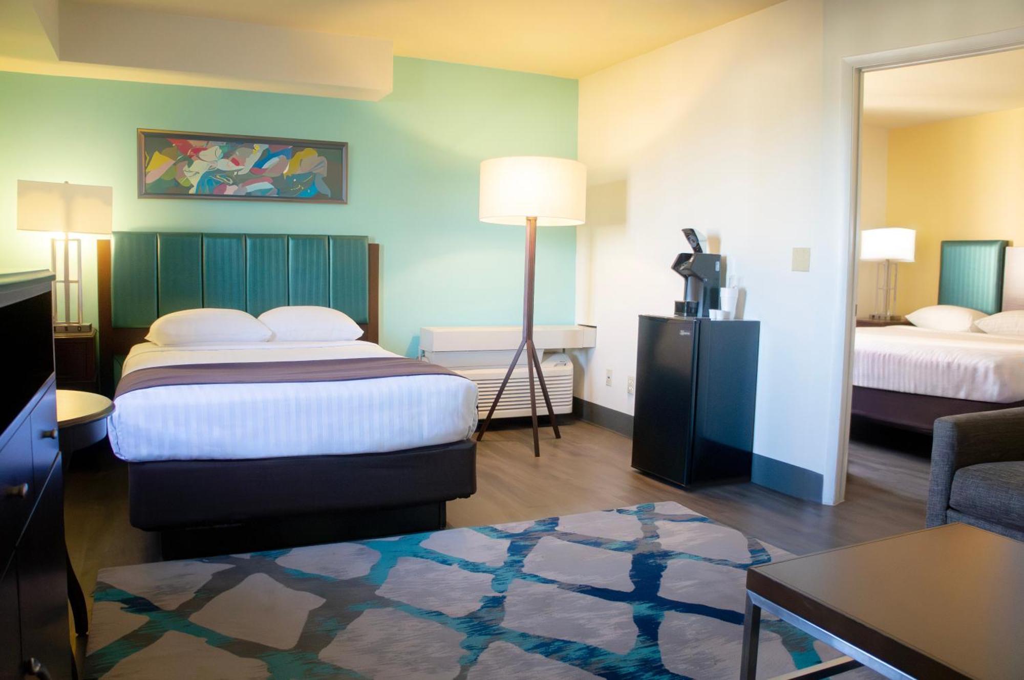 Deluxe Suite One King One Double Bed