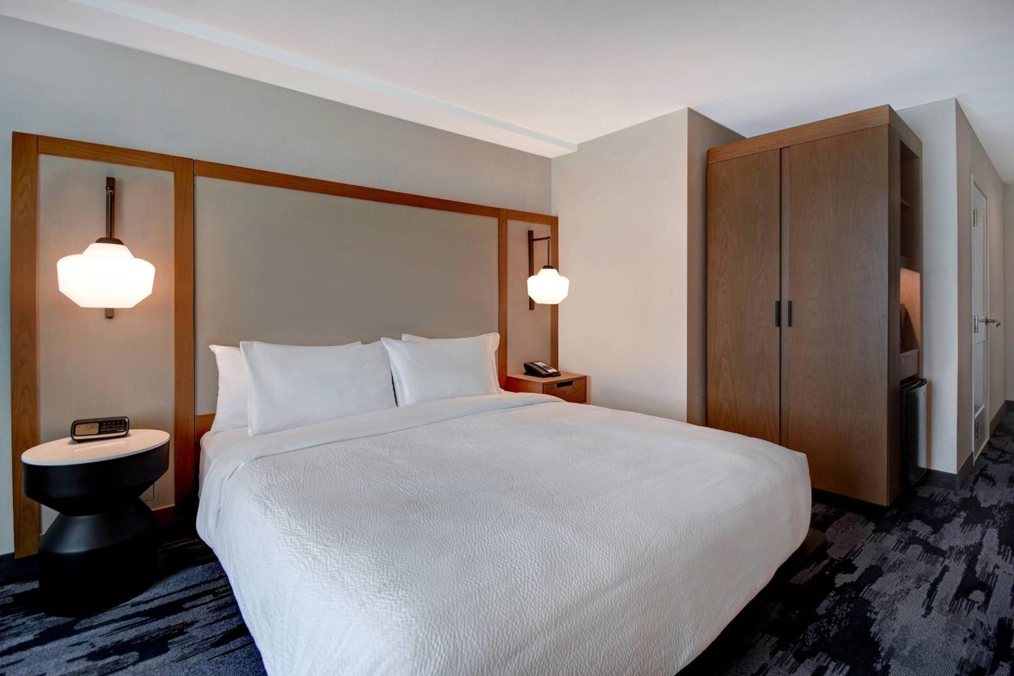 Larger Suite, 1 King, Sofa bed, Corner room,1633077944:JPEG