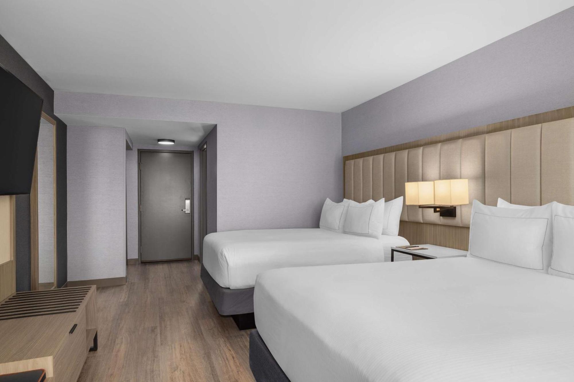 Deluxe Queen Room Two Queen Beds