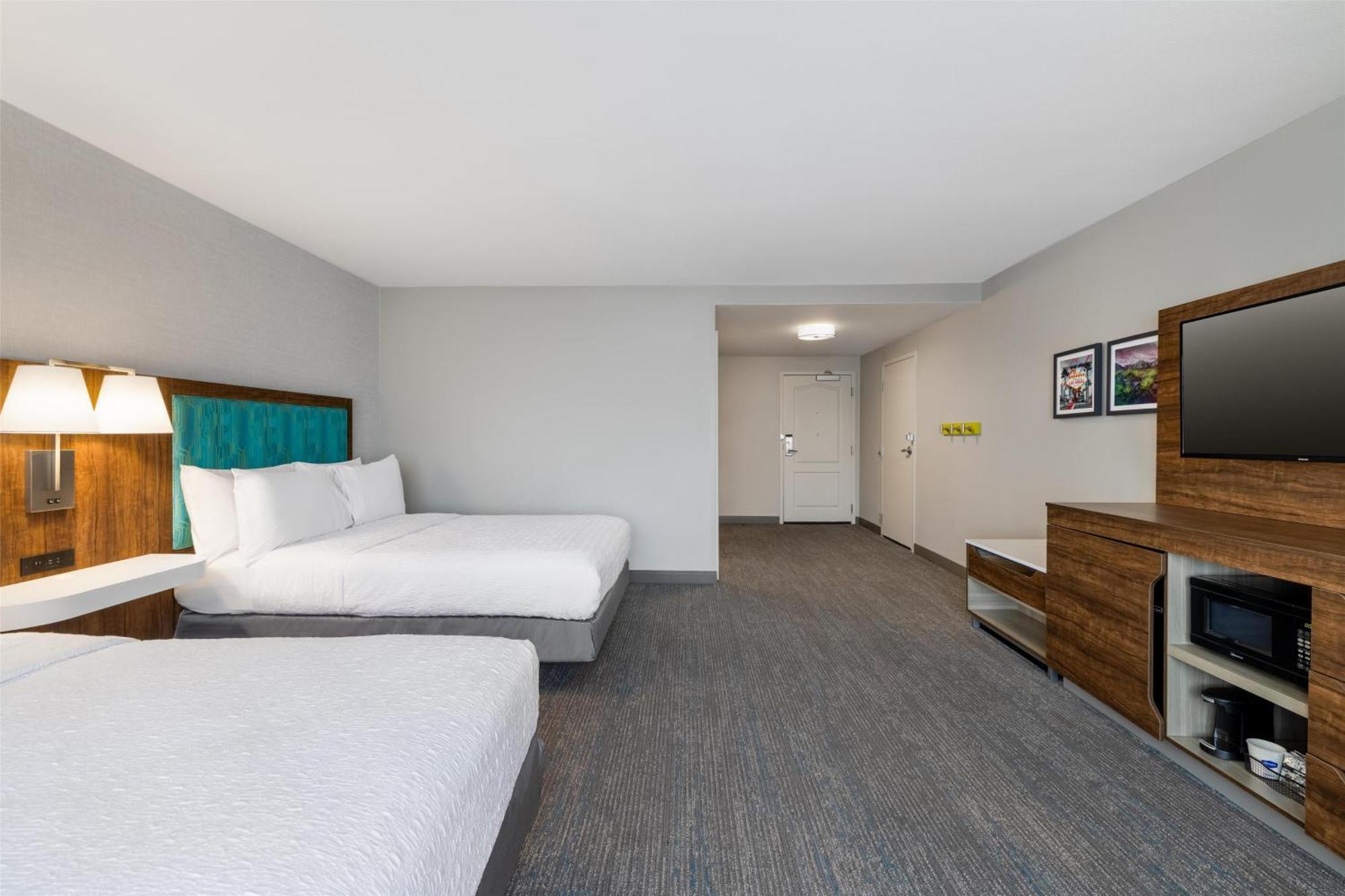 Queen Room Two Queen Beds Mobility Hearing Access or Non-Smoking