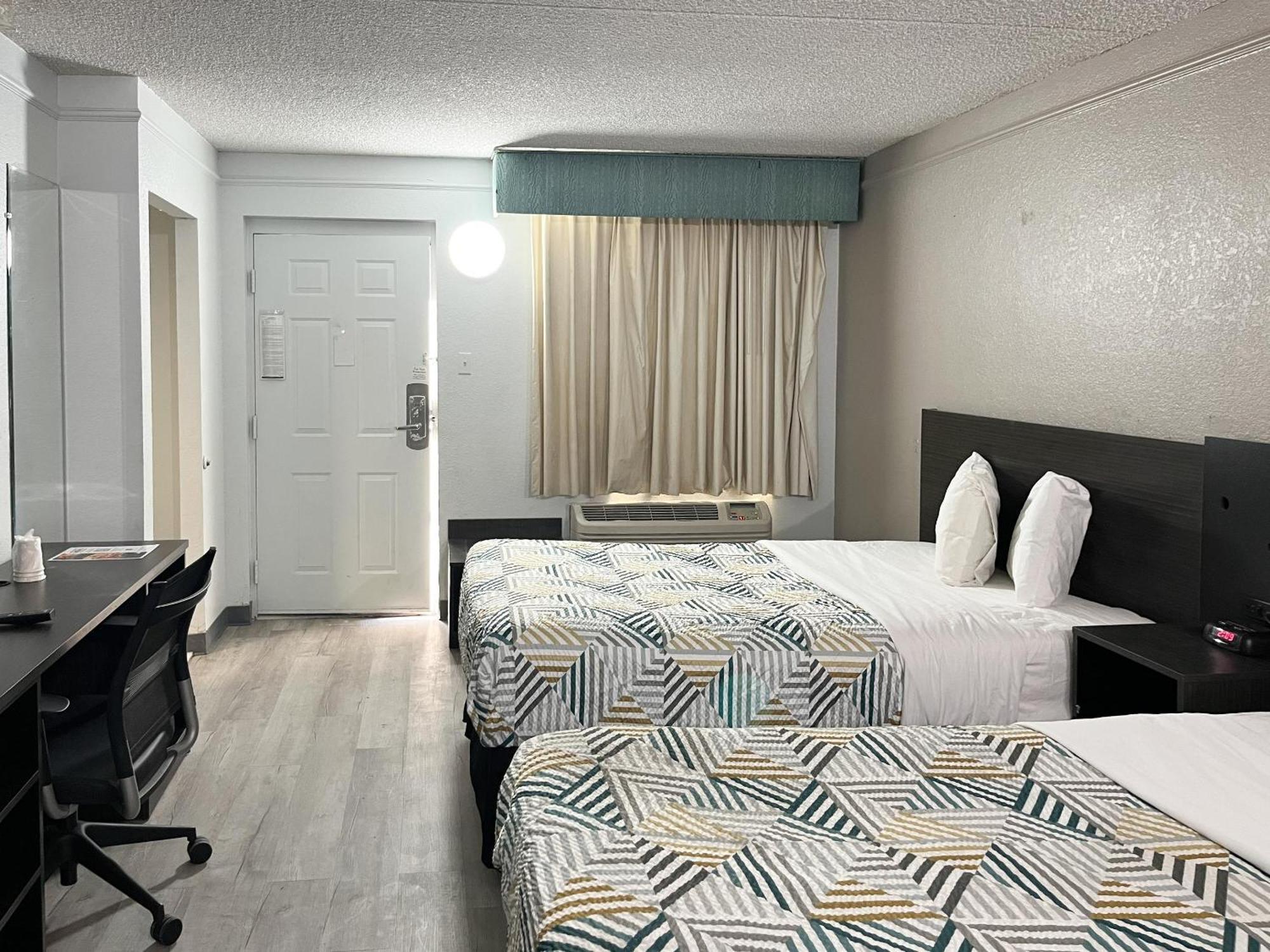 Queen Room Two Queen Beds Non-Smoking