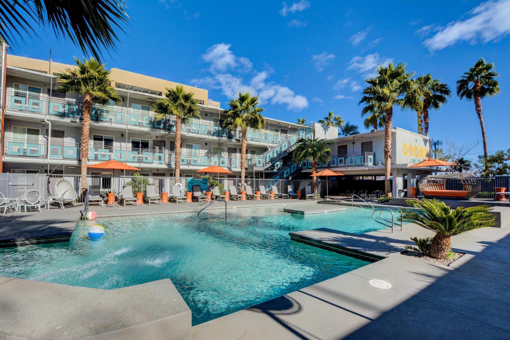 Poolside King Suite
