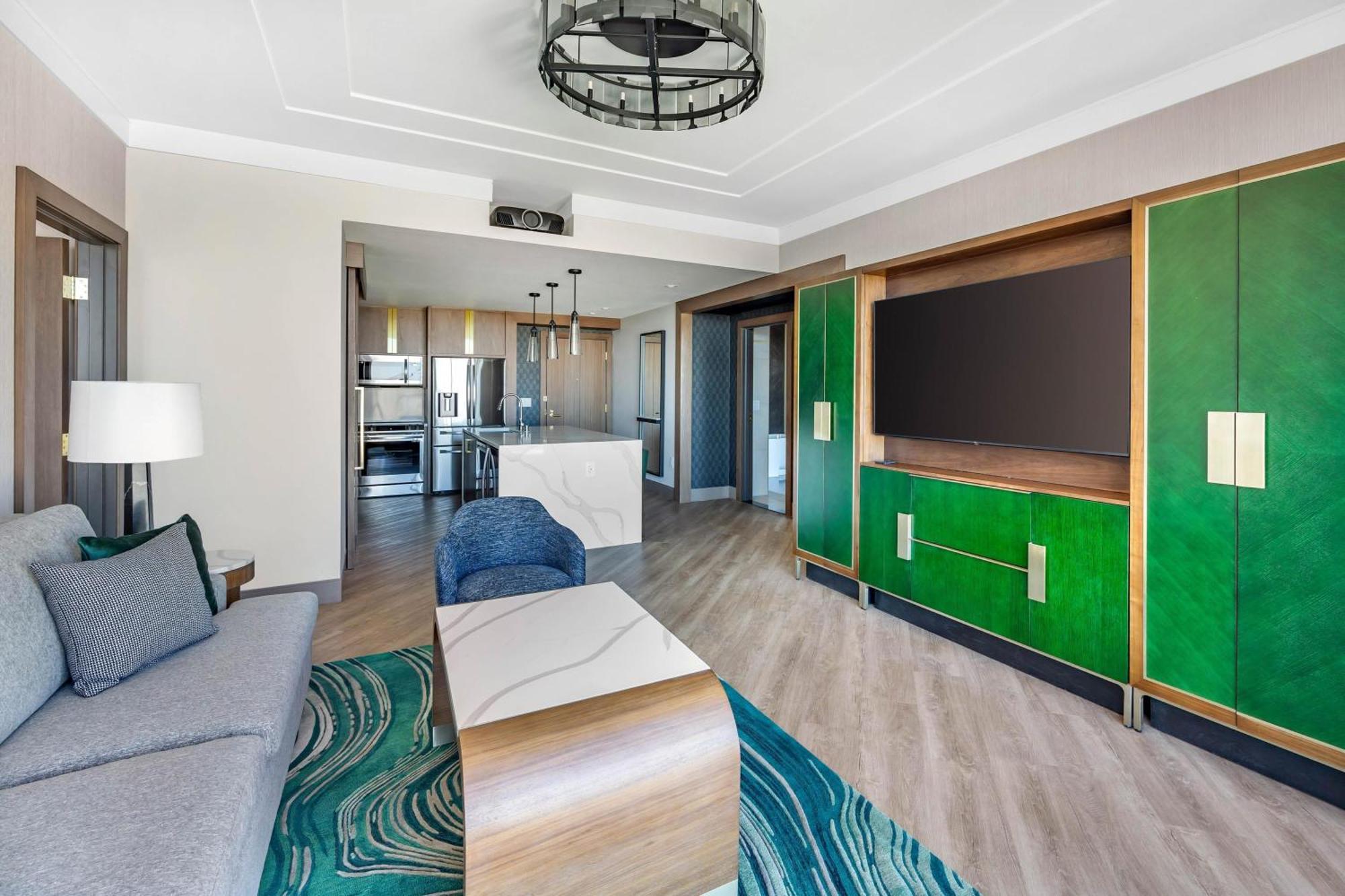 Two-Bedroom Entertainment King Suite Two King Beds Sofa Bed