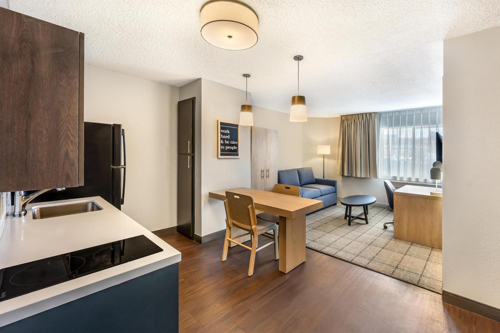 One-Bedroom Queen Suite Bathtub Mobility Accessible