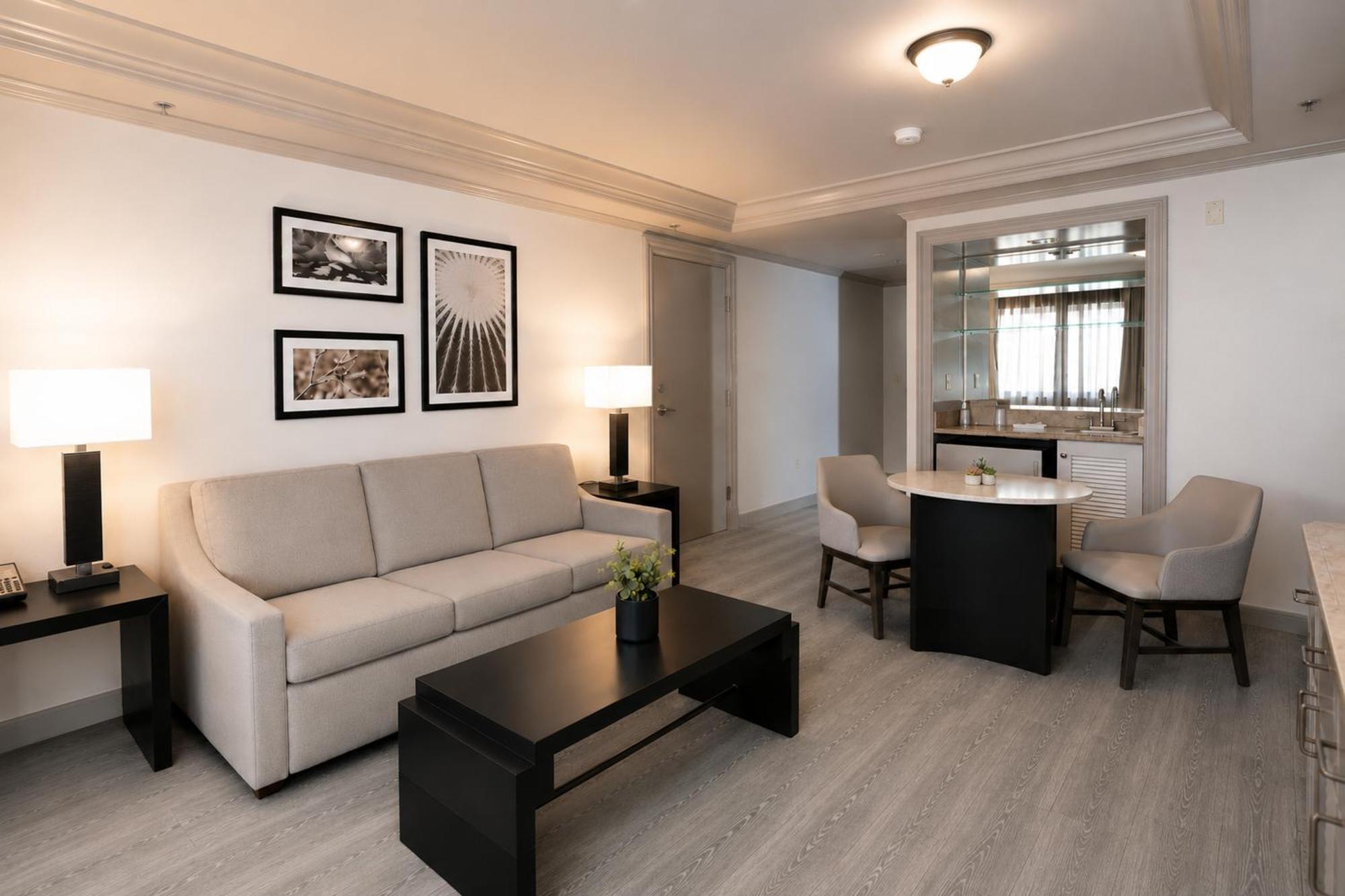 Tower Premium King Suite Patio Non-Smoking