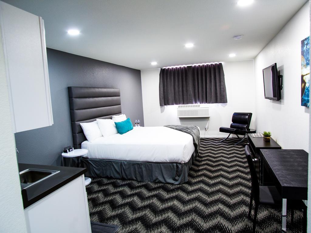 King Room Kichenette