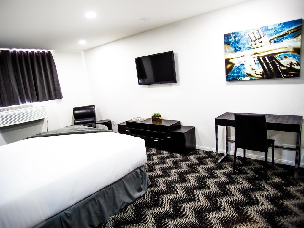 King Room Kichenette