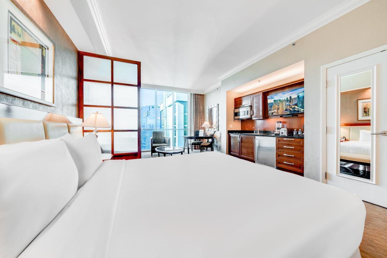 Deluxe Balcony Adjoining Suite
