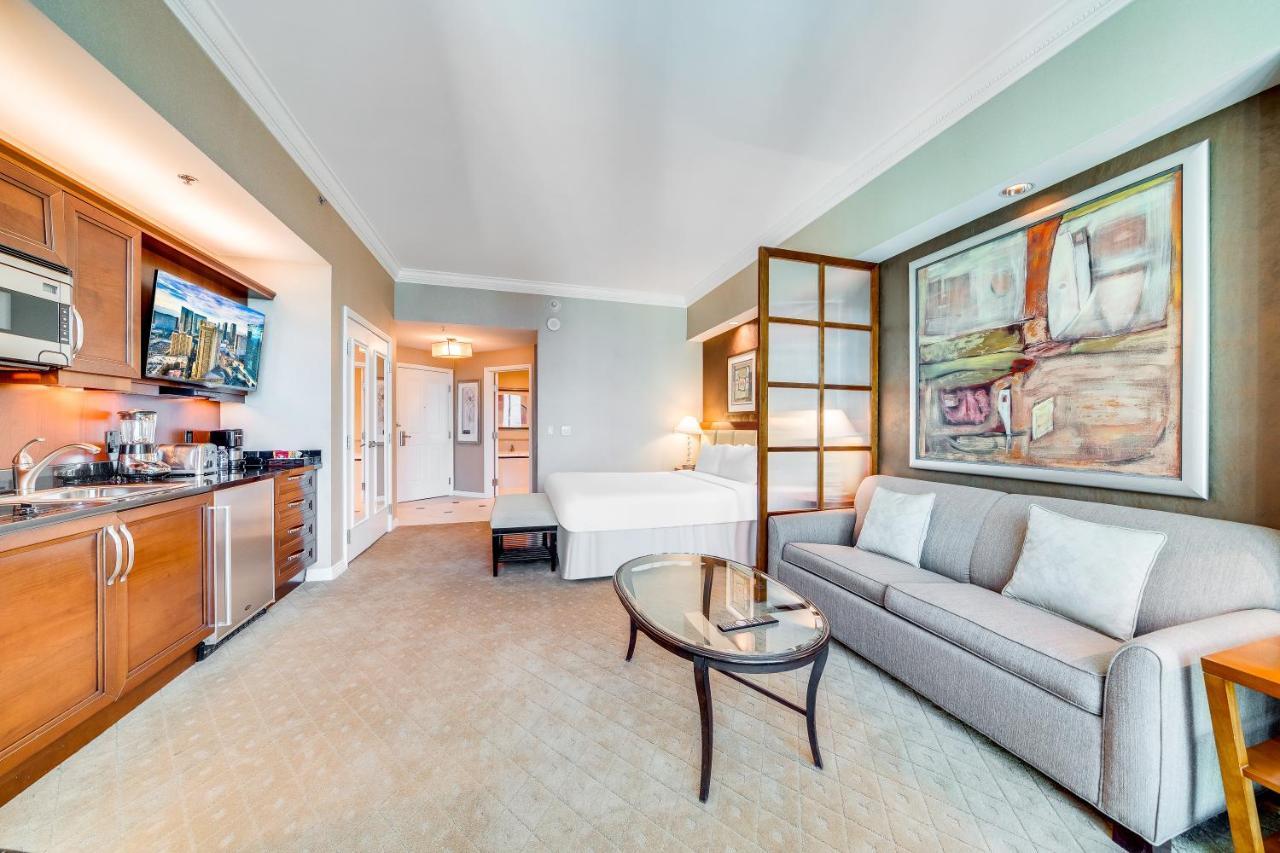 Deluxe Balcony Adjoining Suite