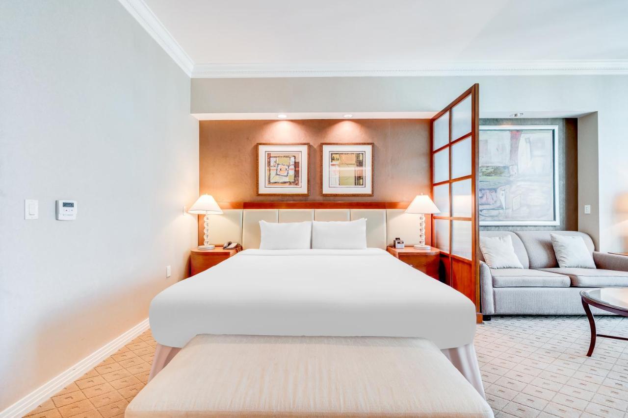 Deluxe Balcony Adjoining Suite