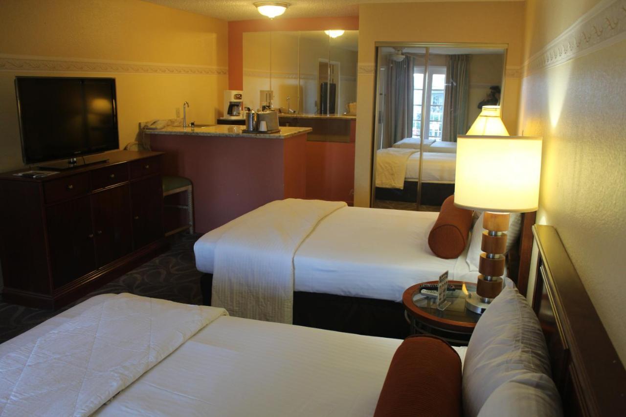 Deluxe Family Suite,536258877:JPEG
