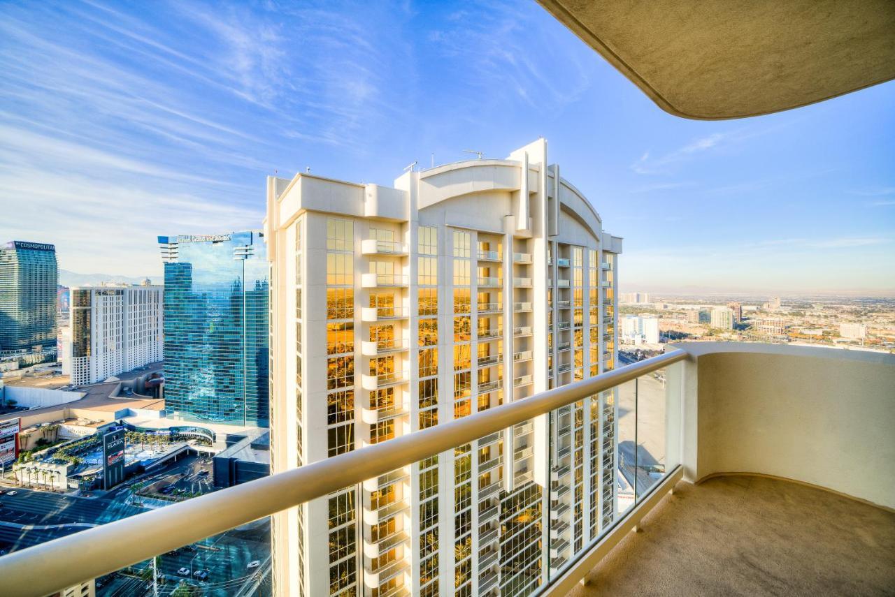 Deluxe Balcony Adjoining Suite