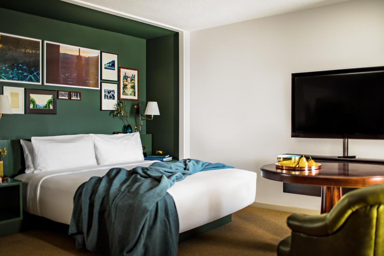 Park MGM Nighthawk King Park MGM Queen