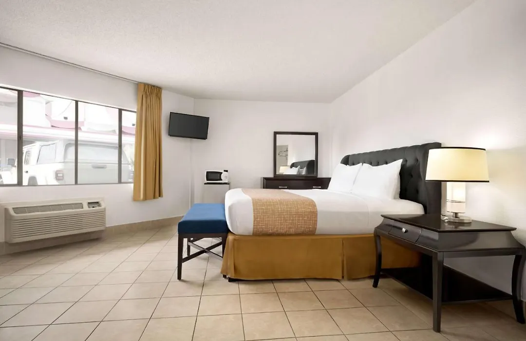 Travelodge By Wyndham Las Vegas-1