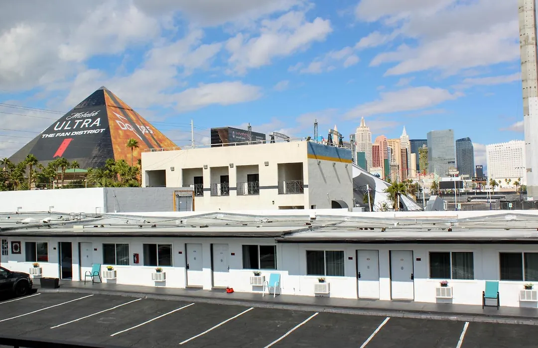 Nirvana Hotel-1
