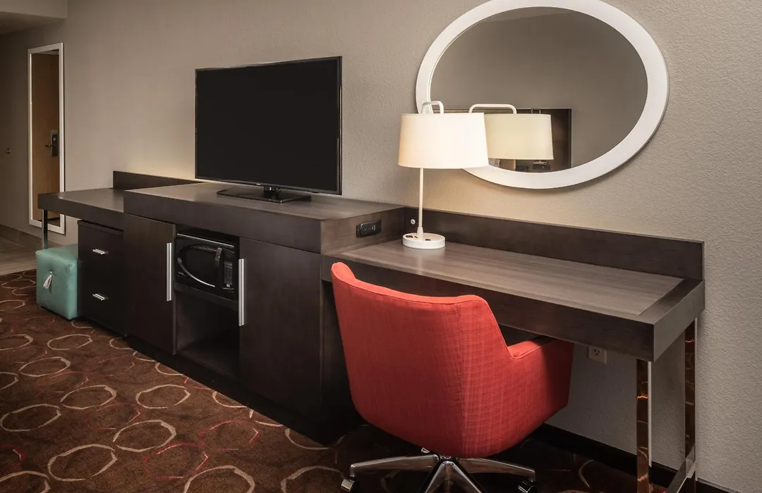 Hampton Inn Tropicana-1