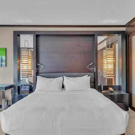 Vdara Studio Suite 011 Pool View Free Valet Parking-3