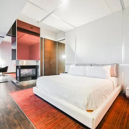 Intimo Palms Place Penthouse-3