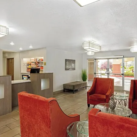 La Quinta By Wyndham Las Vegas Redrock/Summerlin-2