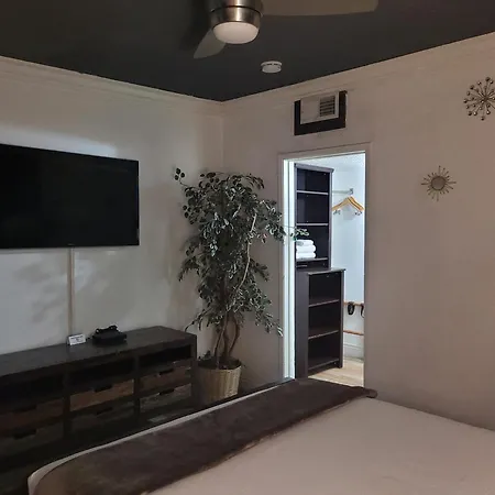 Desert Hills Motel-3