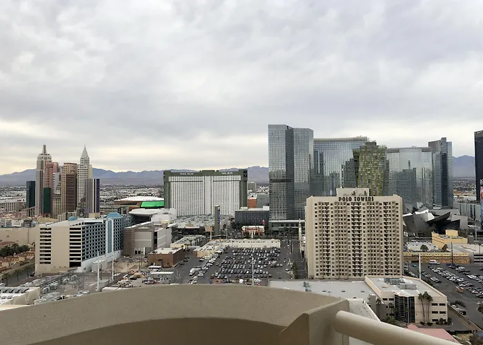 True 1Br Balcony Suite With Strip View At Mgm Signature Las Vegas