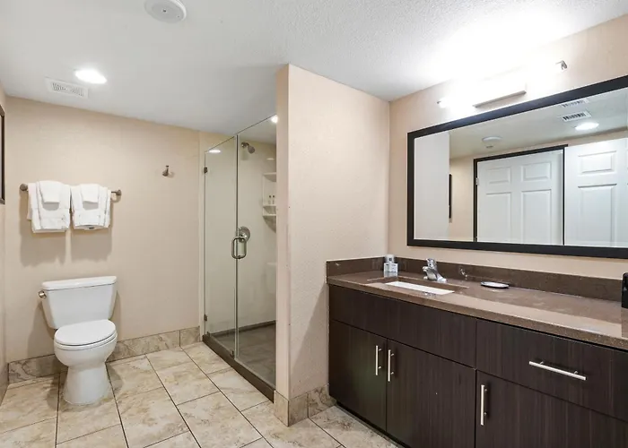 The Carriage House Hotel